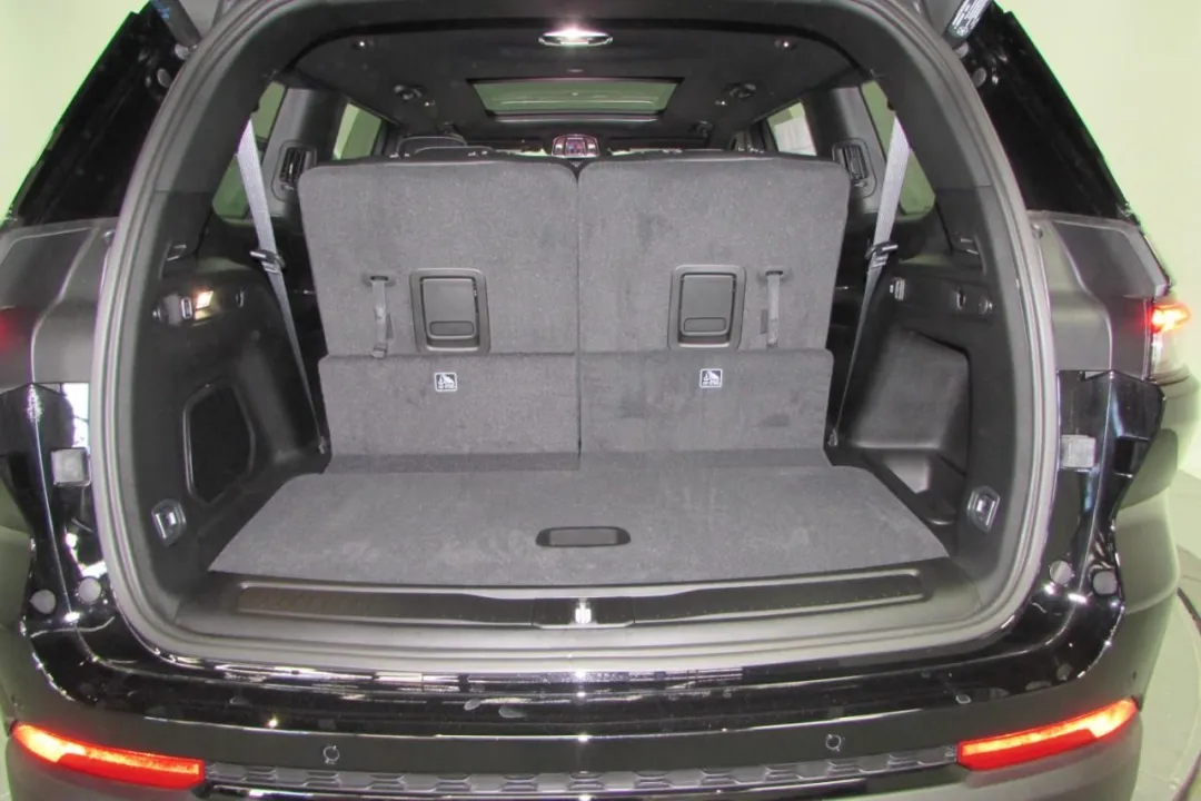 2025 Jeep Grand Cherokee - 1C4RJKBG3S8657535 - Image #30