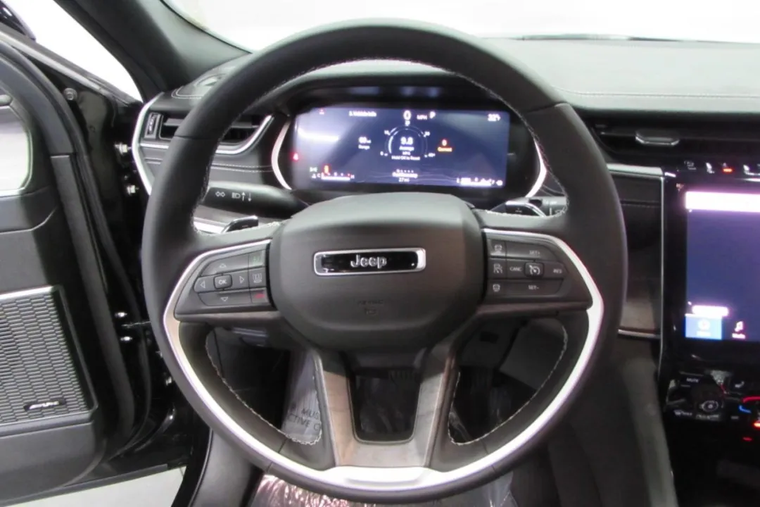 2025 Jeep Grand Cherokee - 1C4RJKBG3S8657535 - Image #13