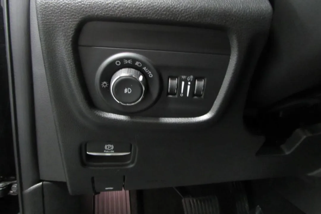2025 Jeep Grand Cherokee - 1C4RJKBG3S8657535 - Image #12