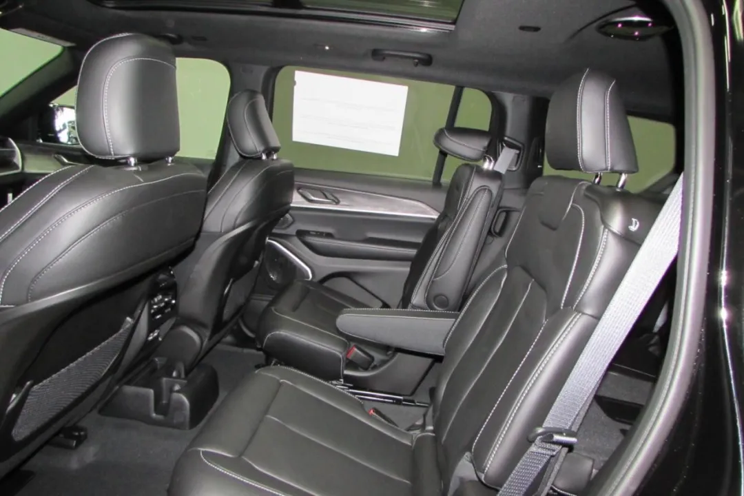 2025 Jeep Grand Cherokee - 1C4RJKBG3S8657535 - Image #26