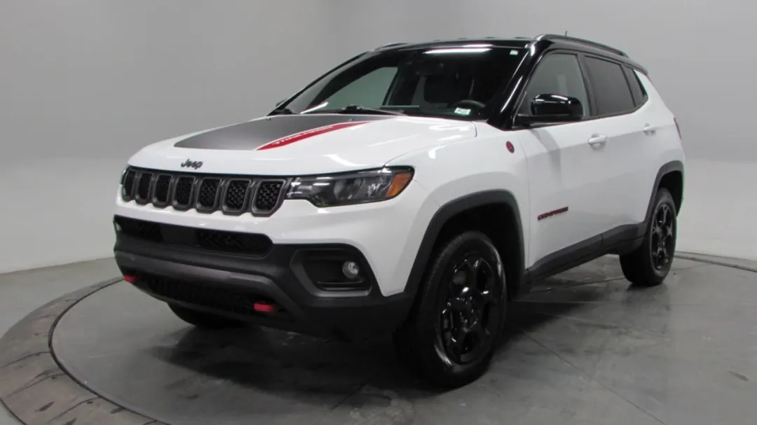 2023 Jeep Compass - 3C4NJDDNXPT522745 - Image #2