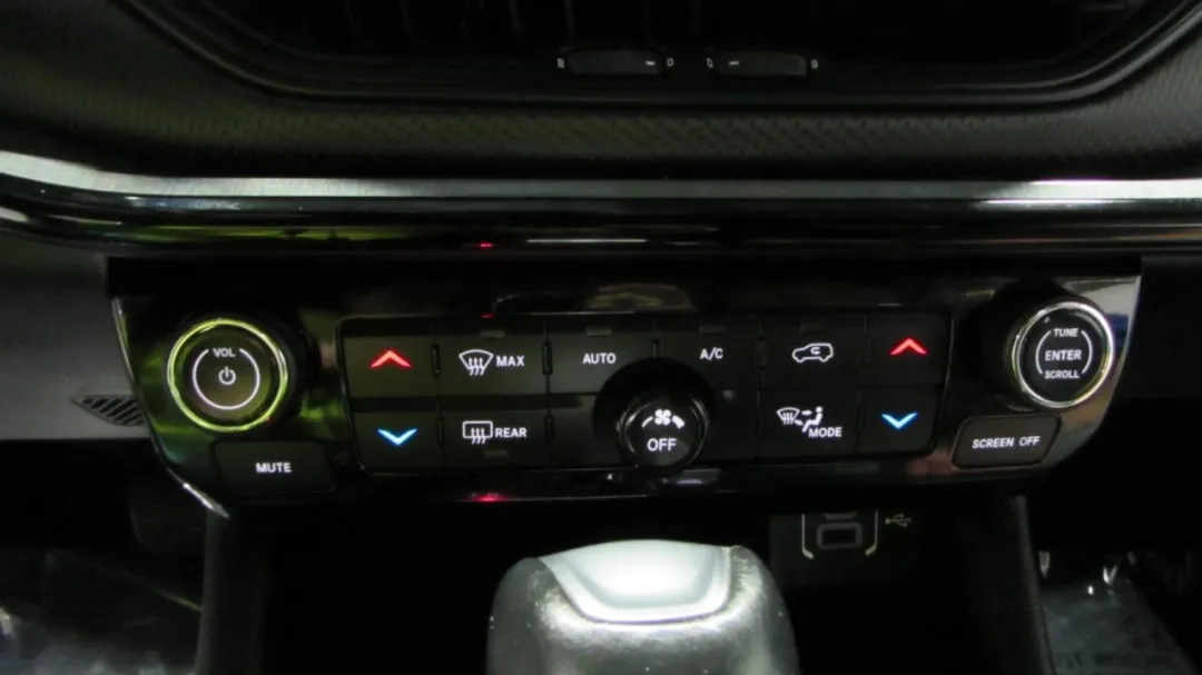 2023 Jeep Compass - 3C4NJDDNXPT522745 - Image #22