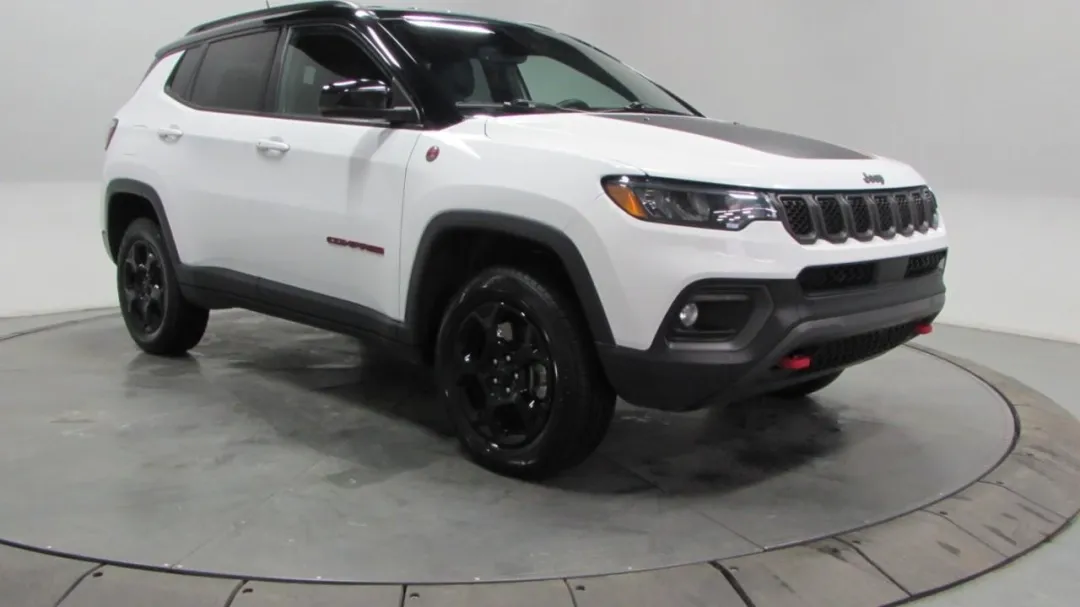 2023 Jeep Compass - 3C4NJDDNXPT522745 - Image #30